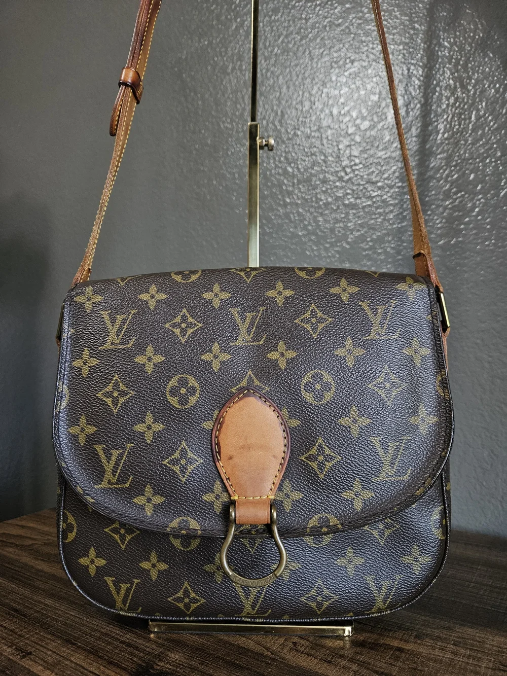 Authentic Louis Vuitton Vintage Saint Cloud GM Monogram Canvas Crossbody - Picture 2 of 16